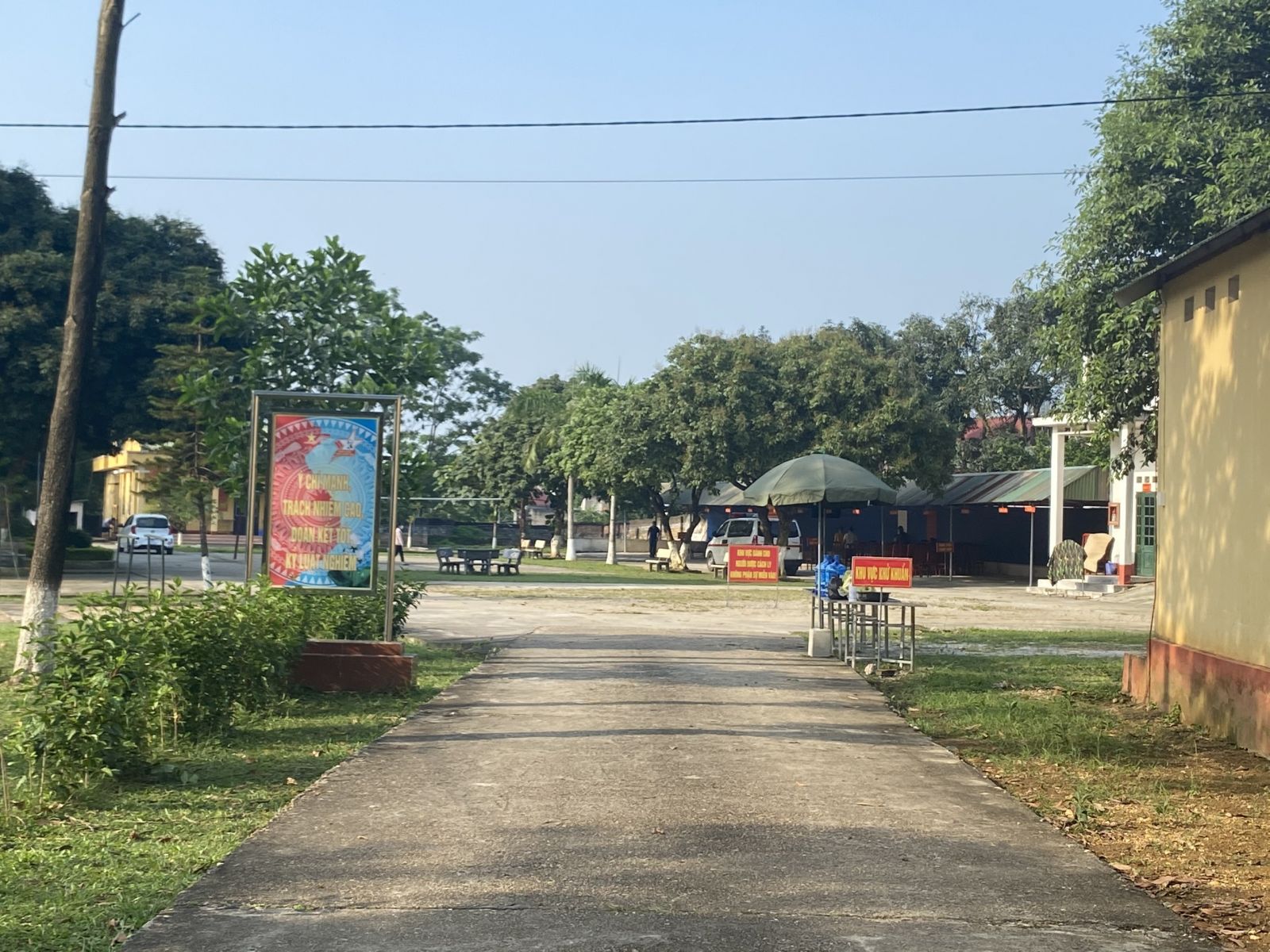 Hình ảnh tại khu cách ly tập trung Trường Trung cấp Kỹ thuật Phòng Không Không Quân phân hiệu 2, xã Ngọc Sơn, huyện Hiệp Hòa.