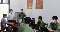 Đ/c Bí thư Huyện ủy Tân Yên thăm, động viên Tổ truy vết phục vụ công tác phòng, chống dịch Covid-19 công an huyện Tân Yên