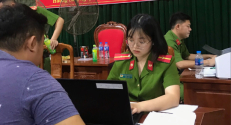 Giám đốc Công an tỉnh tặng thưởng tập thể, cá nhân Công an huyện Lạng Giang có thành tích xuất sắc trong thu nhận hồ sơ cấp Căn cước công dân