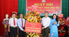 Giám đốc Công an tỉnh Nguyễn Quốc Toản dự Ngày hội Đại đoàn kết tại thị xã Việt Yên