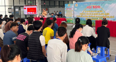 Phòng Cảnh sát Giao thông Công an tỉnh tổ chức tuyên truyền về pháp luật về TTATGT cho công nhân Công ty TNHH công nghệ chính xác FUUY; địa chỉ Khu Công nghiệp Quang Châu, Việt Yên, Bắc Giang.