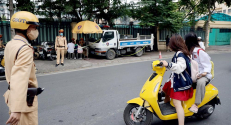 Cao điểm bảo đảm trật tự, an toàn giao thông cho lứa tuổi học sinh