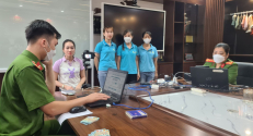 Công an huyện Lục Nam đến nhà máy phục vụ công nhân sử dụng tài khoản định danh điện tử