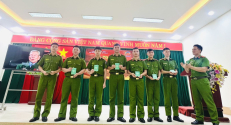 Phòng Cảnh sát cơ động chào mừng kỷ niệm 134 năm Ngày sinh của Chủ tịch Hồ Chí Minh (19/5/1890-19/5/2024)