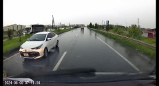 Xử phạt tài xế ô tô con đi ngược chiều trên đường cao tốc Hà Nội - Bắc Giang