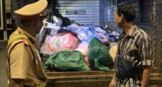 Công an thành phố Bắc Giang: Cảnh sát giao thông phát hiện xe ô tô chở gần 1 tấn sảm phẩm động vật bốc mùi