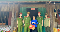 Công an huyện Sơn Động thăm, tặng quà các gia đình thương binh, liệt sỹ Công an nhân dân trên địa bàn huyện