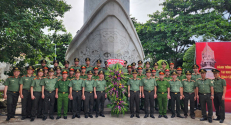 Công an tỉnh Bắc Giang tổ chức hành trình về nguồn “Theo dấu chân người anh hùng” và trao tặng kinh phí xây dựng nhà nghĩa tình đồng đội