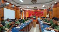 Đại tá Đỗ Đức Trịnh, Phó Giám đốc Công an tỉnh kiểm tra công tác chuẩn bị Lễ ra mắt Lực lượng tham gia bảo vệ ANTT ở cơ sở