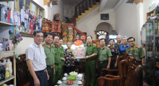 Hội Cựu Công an nhân dân tỉnh Bắc Giang thăm hỏi, tặng quà tri ân 77 năm ngày Thương binh - Liệt sĩ